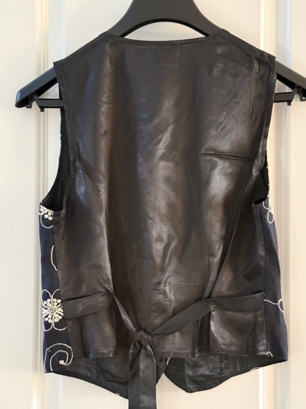 Star C.C.C. Womens Embroidered Black Vest With Button Front Floral Design Tie Ba - Picture 3 of 6
